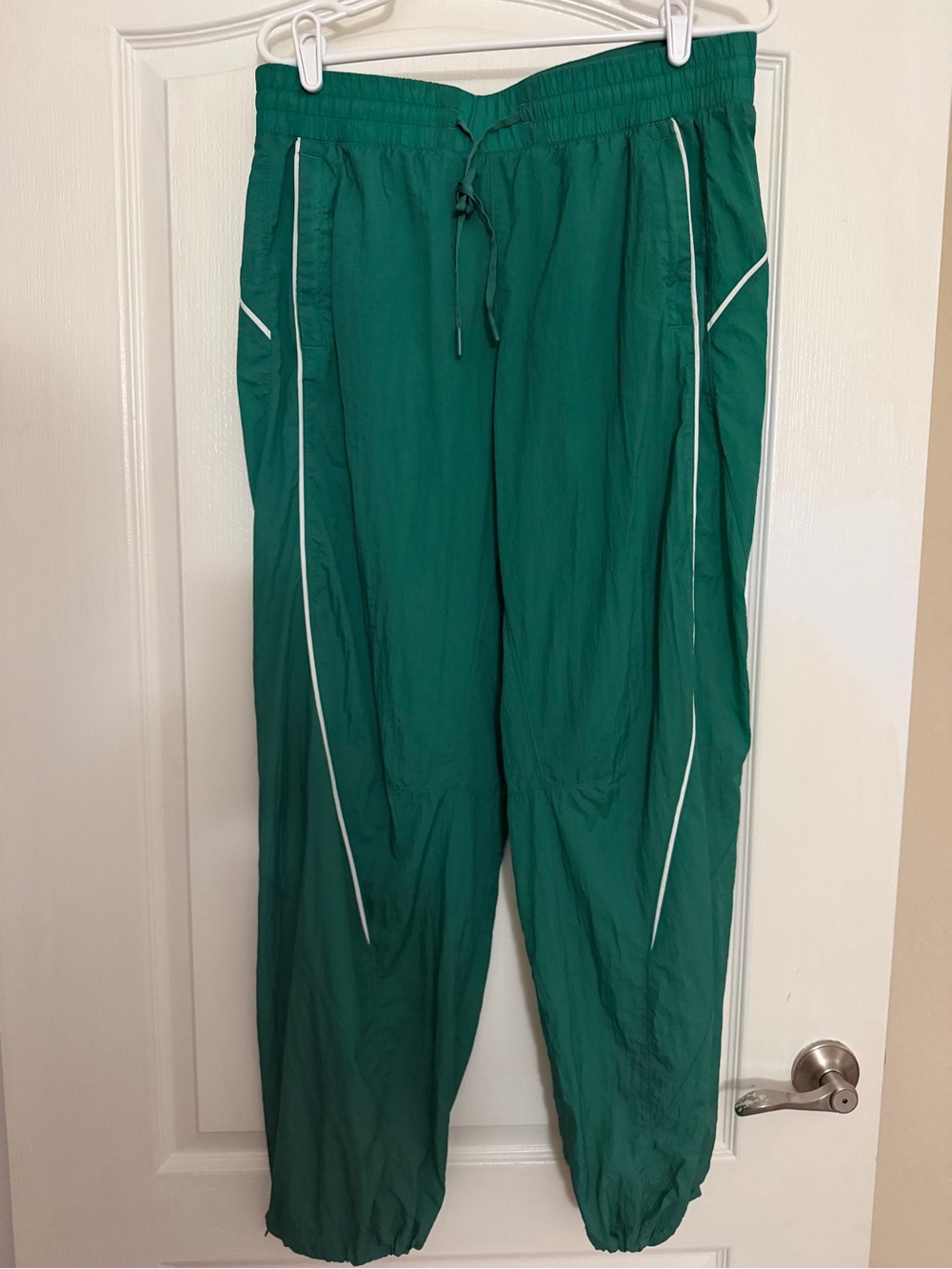 Lululemon green track jogger 10 ✨ like new kelly green